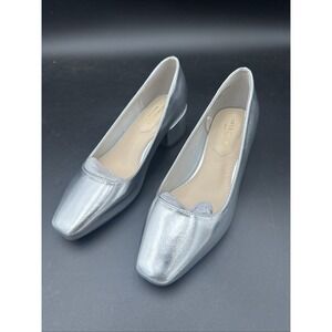 Liz Claiborne Faris Silver Low Block Heel Memory Foam Shoes Women's 5 Wide NIB